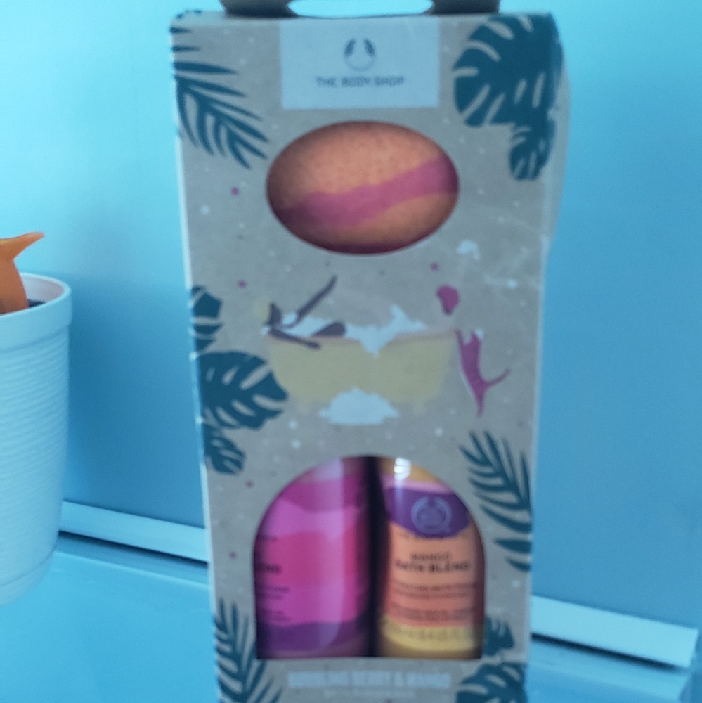 The Body Shop Bubbling Bath Blends